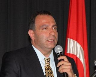 Dr. Çağatay Üstün Nisan biterken Mayıs ayındaki etkinlikler hakkındaki düşüncelerini İzmir Kent Rehberi ile paylaştı. - doc._dr._cagatay_ustun_resmidir